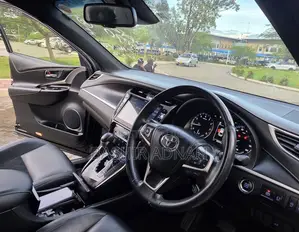 Toyota Harrier 2.0 2017 Black