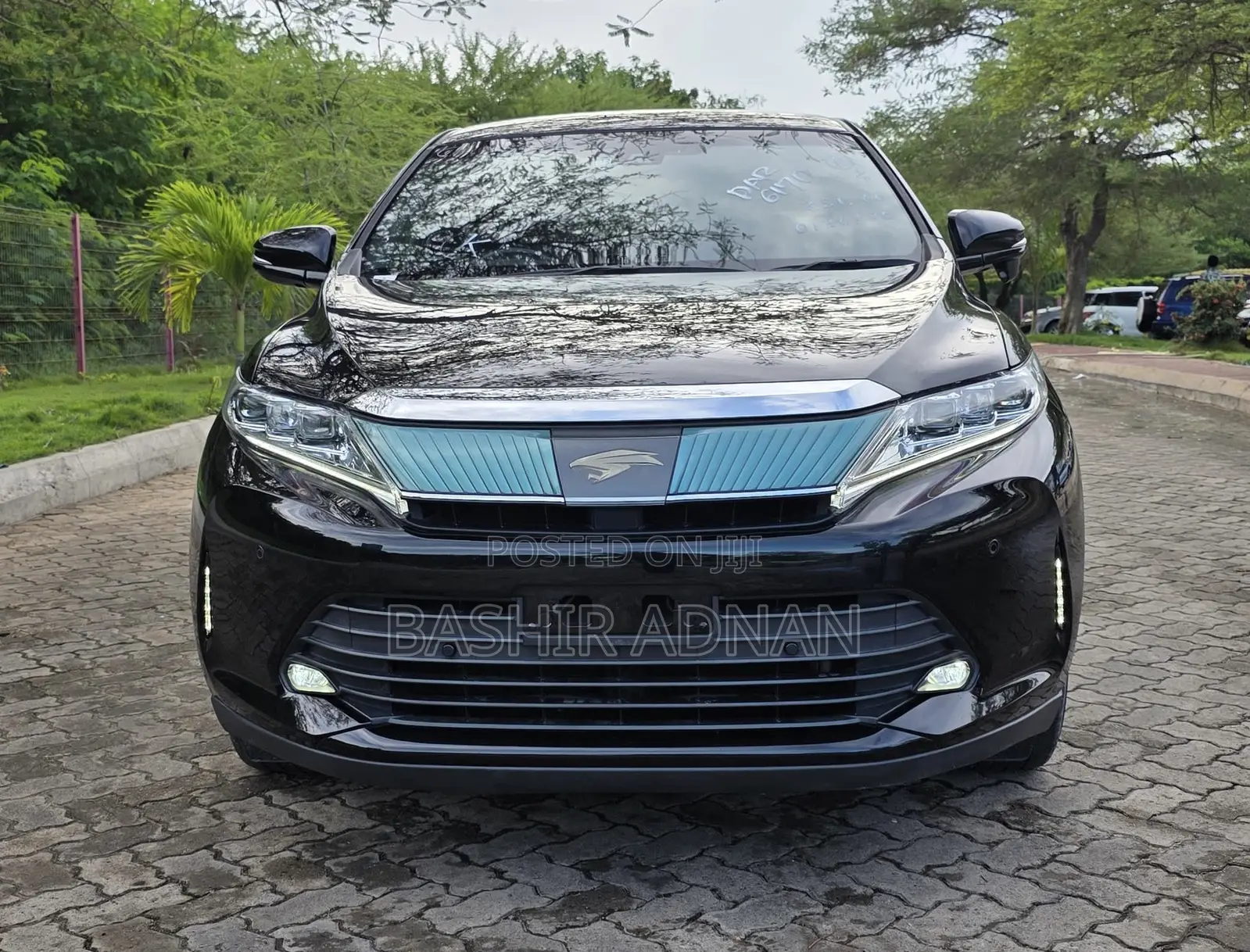 Toyota Harrier 2.0 2017 Black