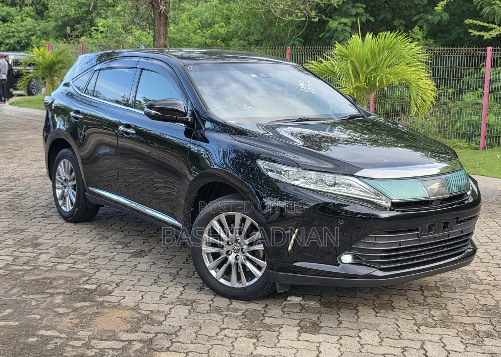 Toyota Harrier 2.0 2017 Black