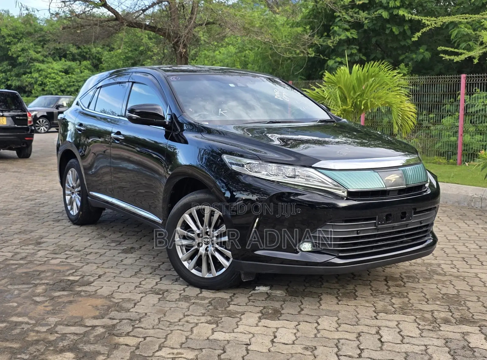 Toyota Harrier 2.0 2017 Black