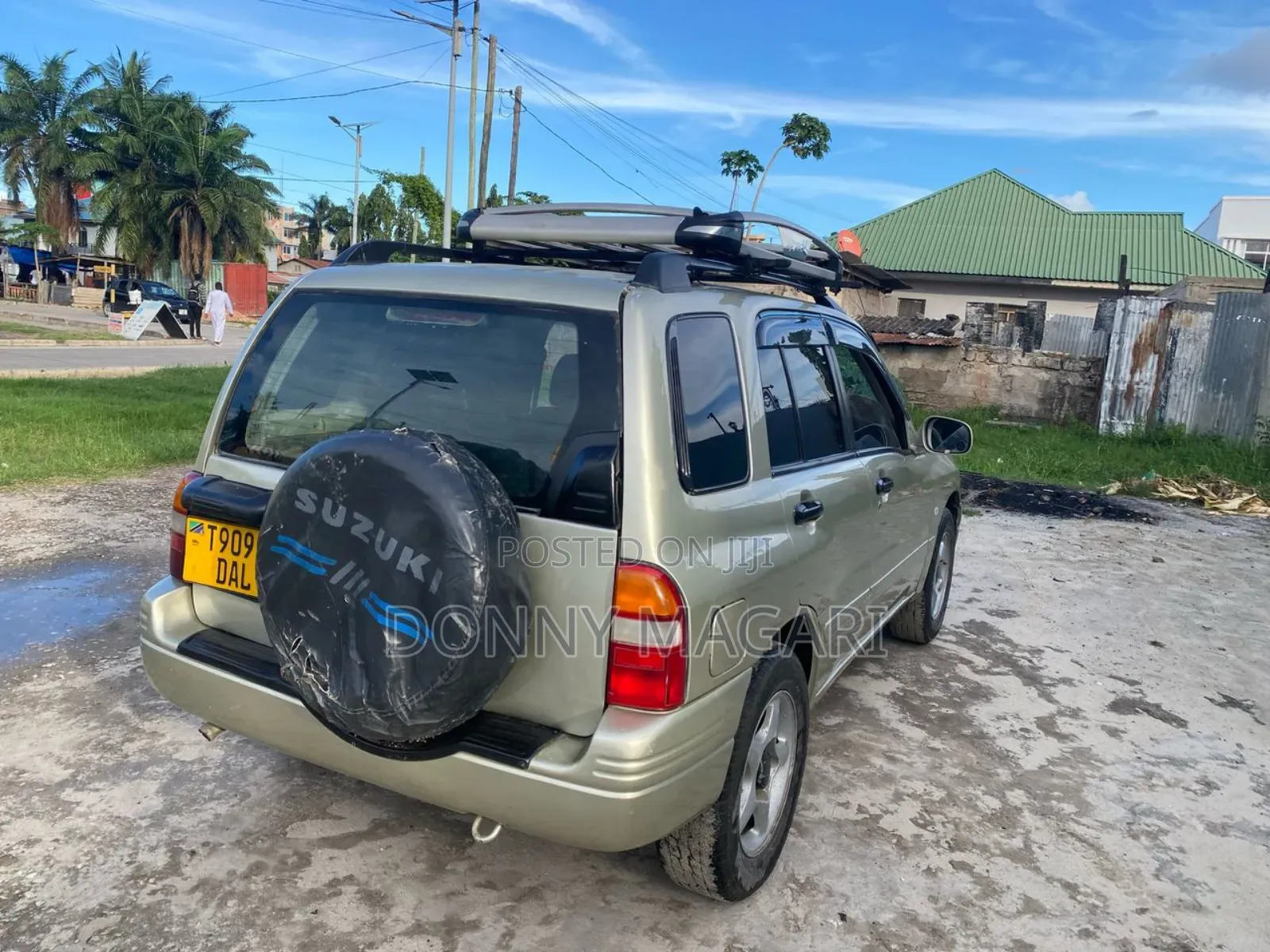 Suzuki Escudo 2005 Gold