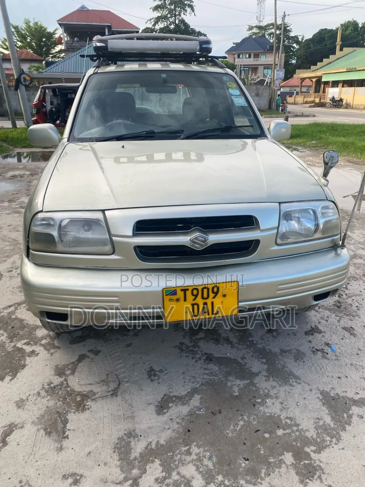 Suzuki Escudo 2005 Gold
