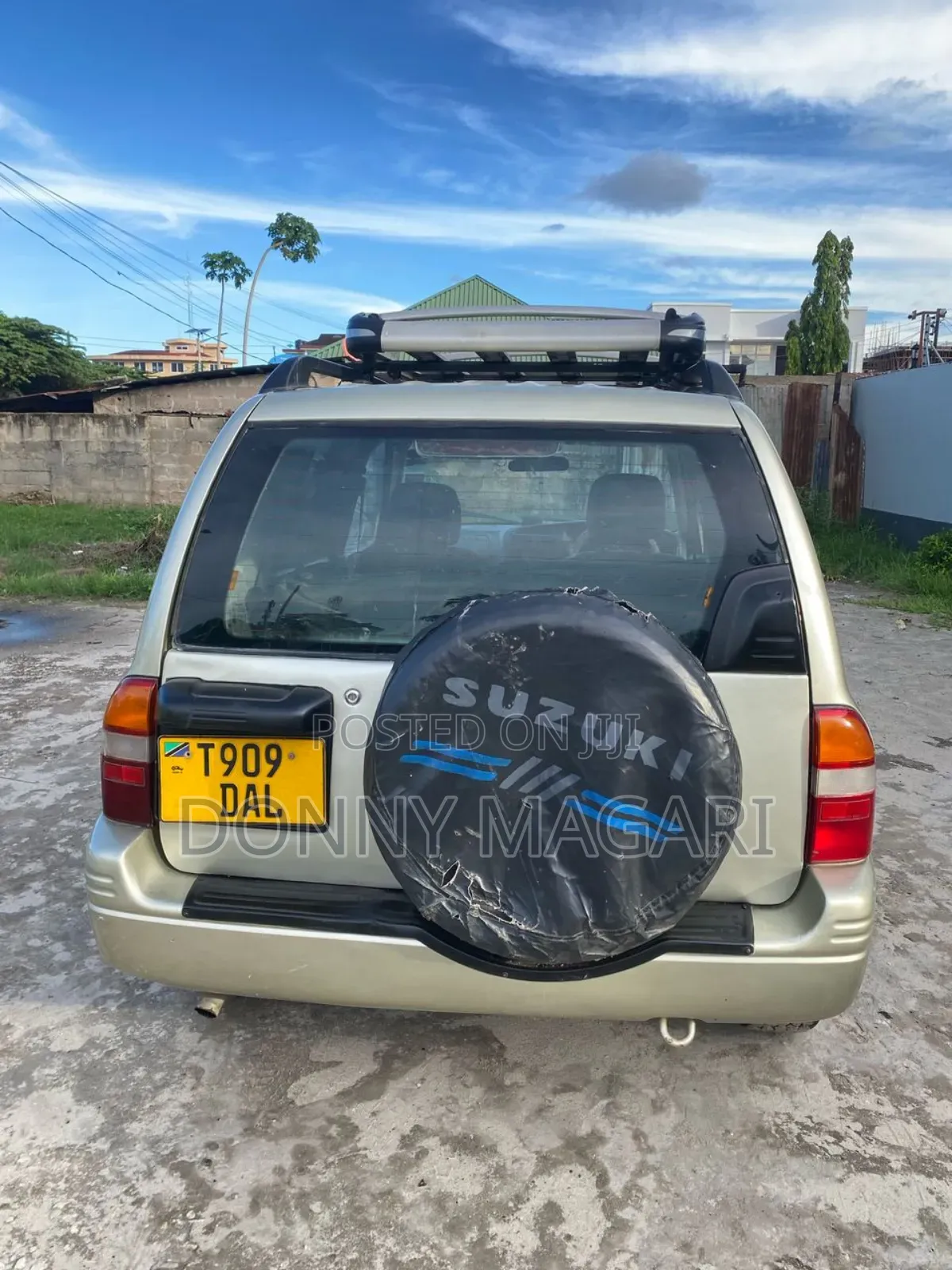 Suzuki Escudo 2005 Gold