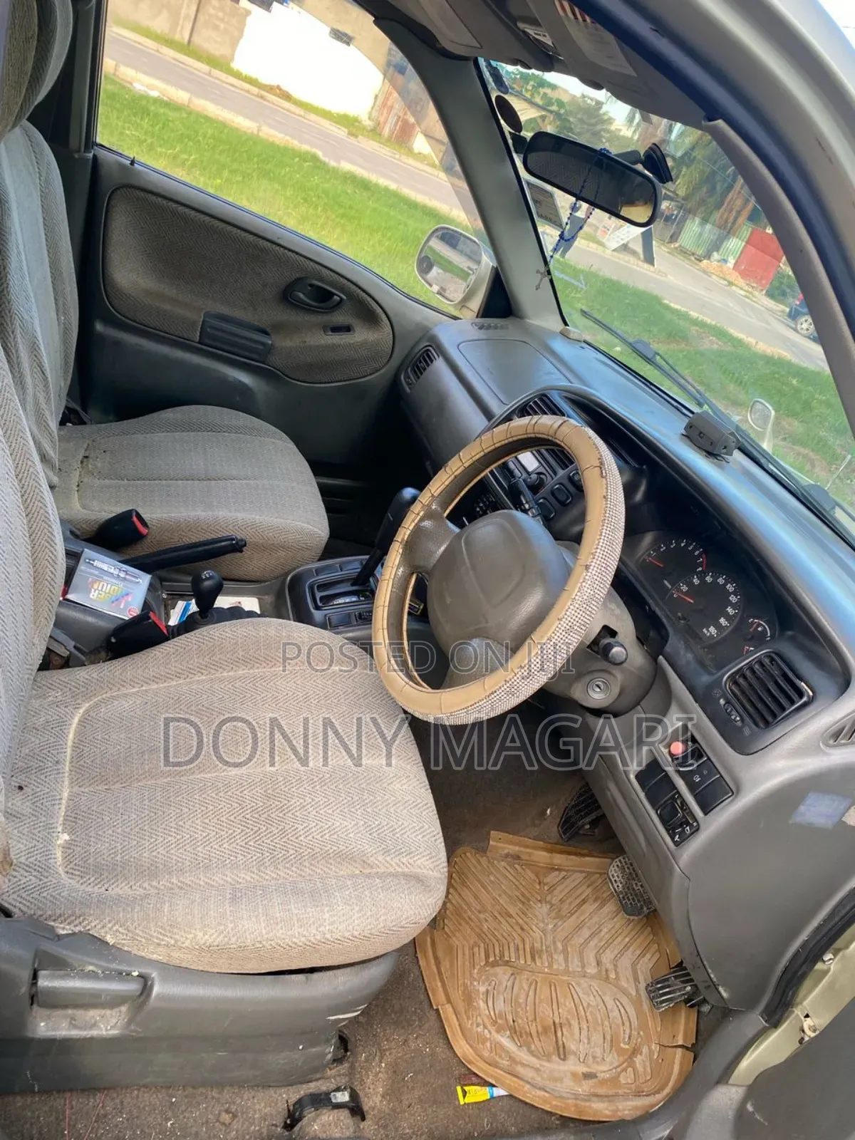 Suzuki Escudo 2005 Gold