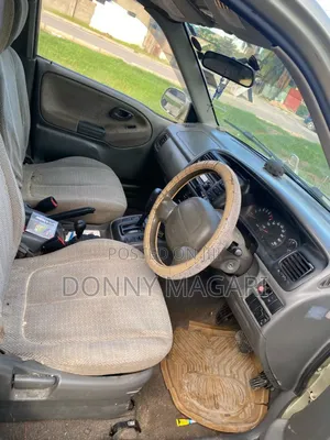 Suzuki Escudo 2005 Gold