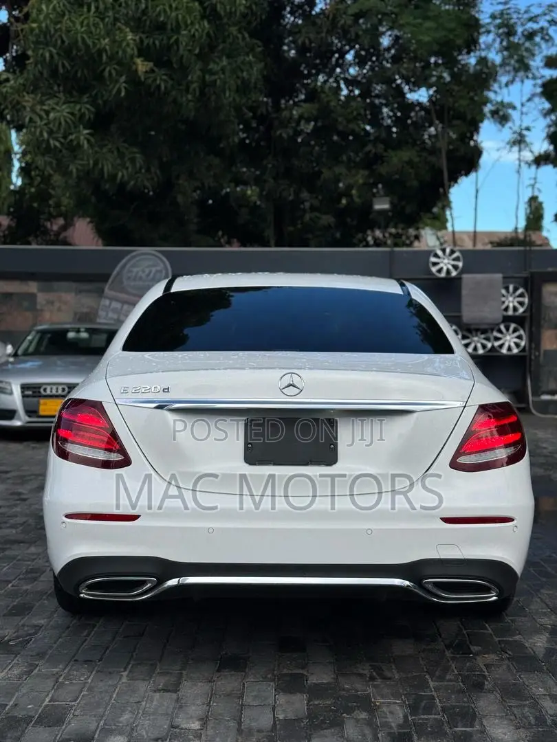 Mercedes-Benz E220 2017 White