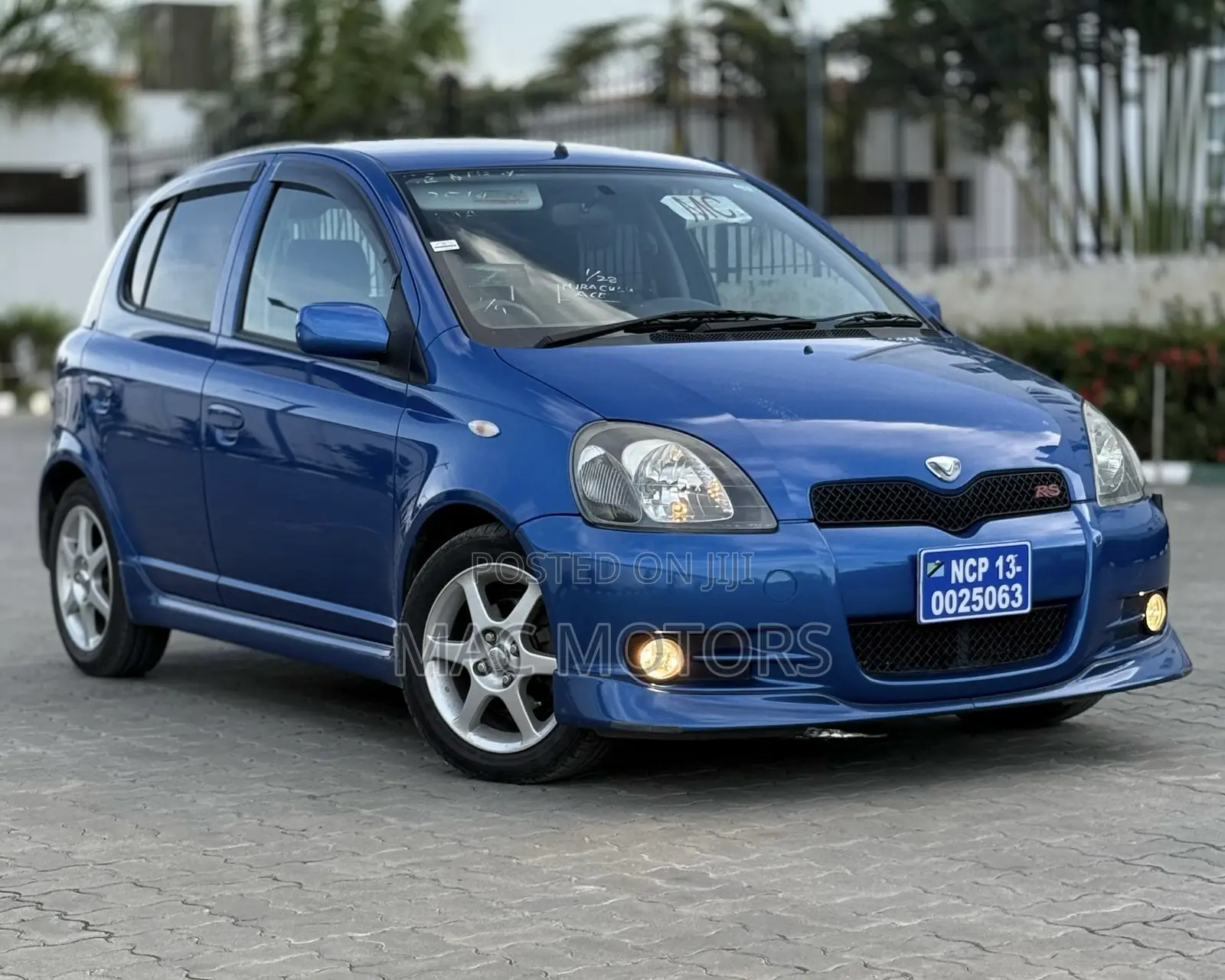 Toyota Vitz 2002 Blue