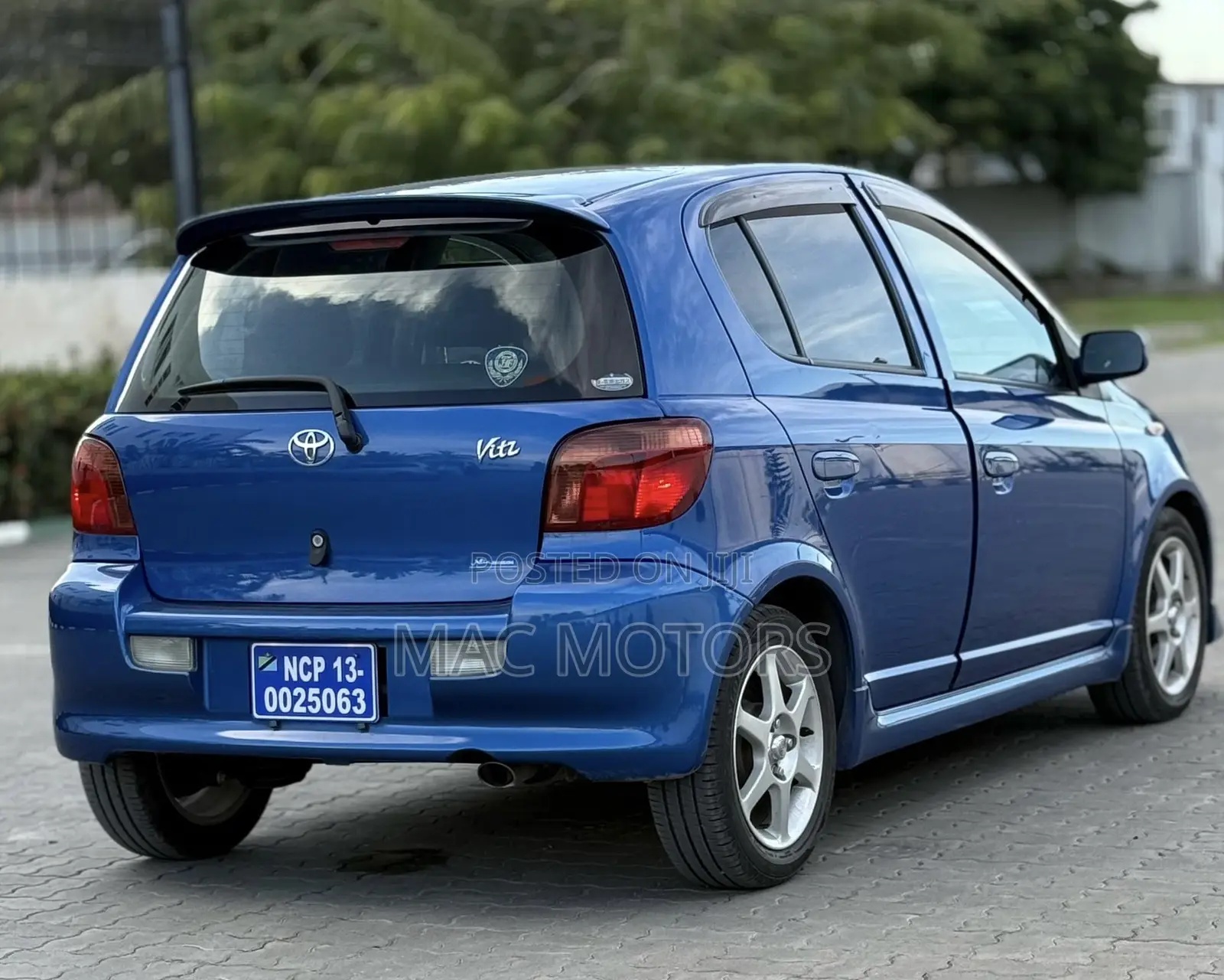 Toyota Vitz 2002 Blue