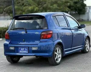 Toyota Vitz 2002 Blue
