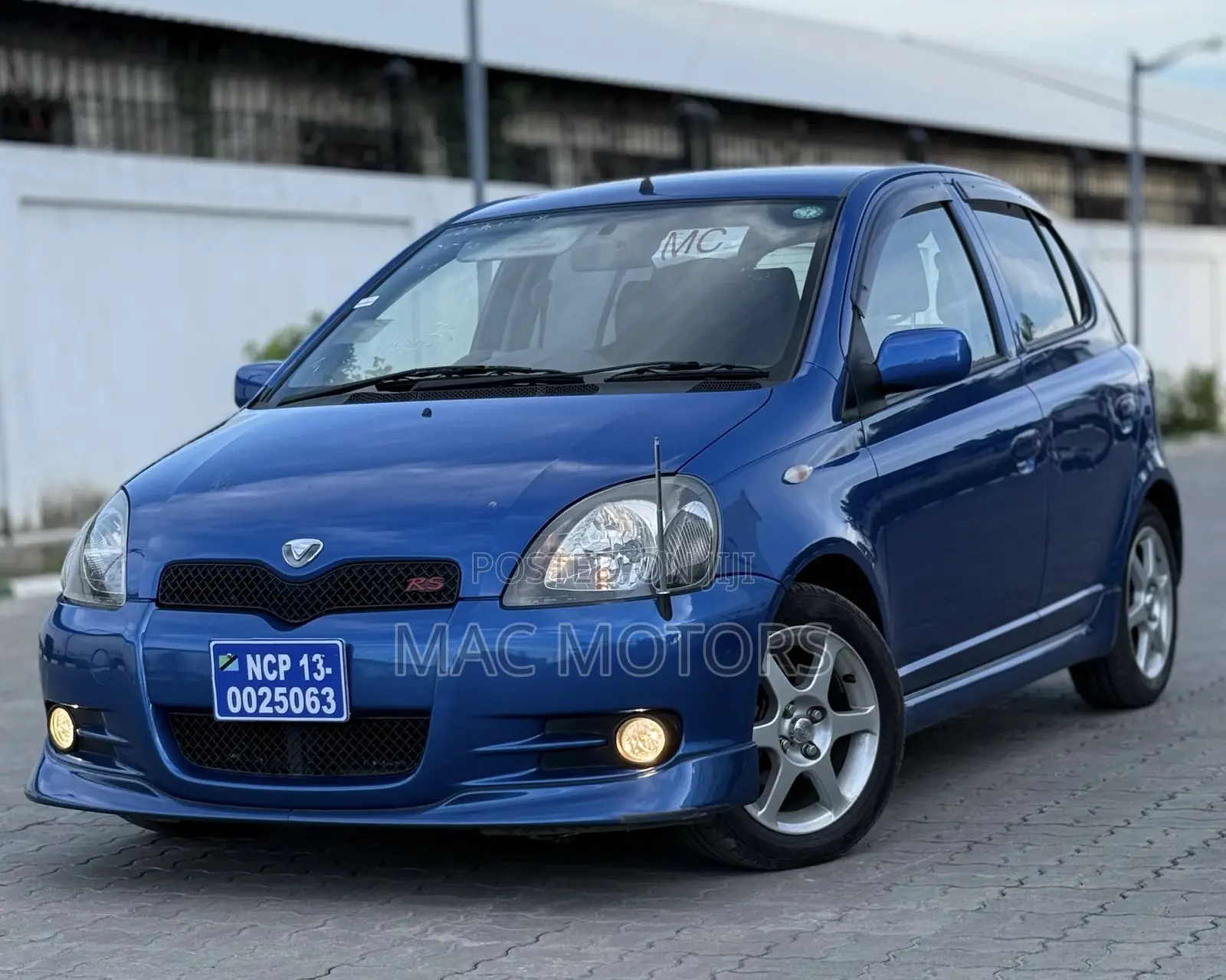 Toyota Vitz 2002 Blue