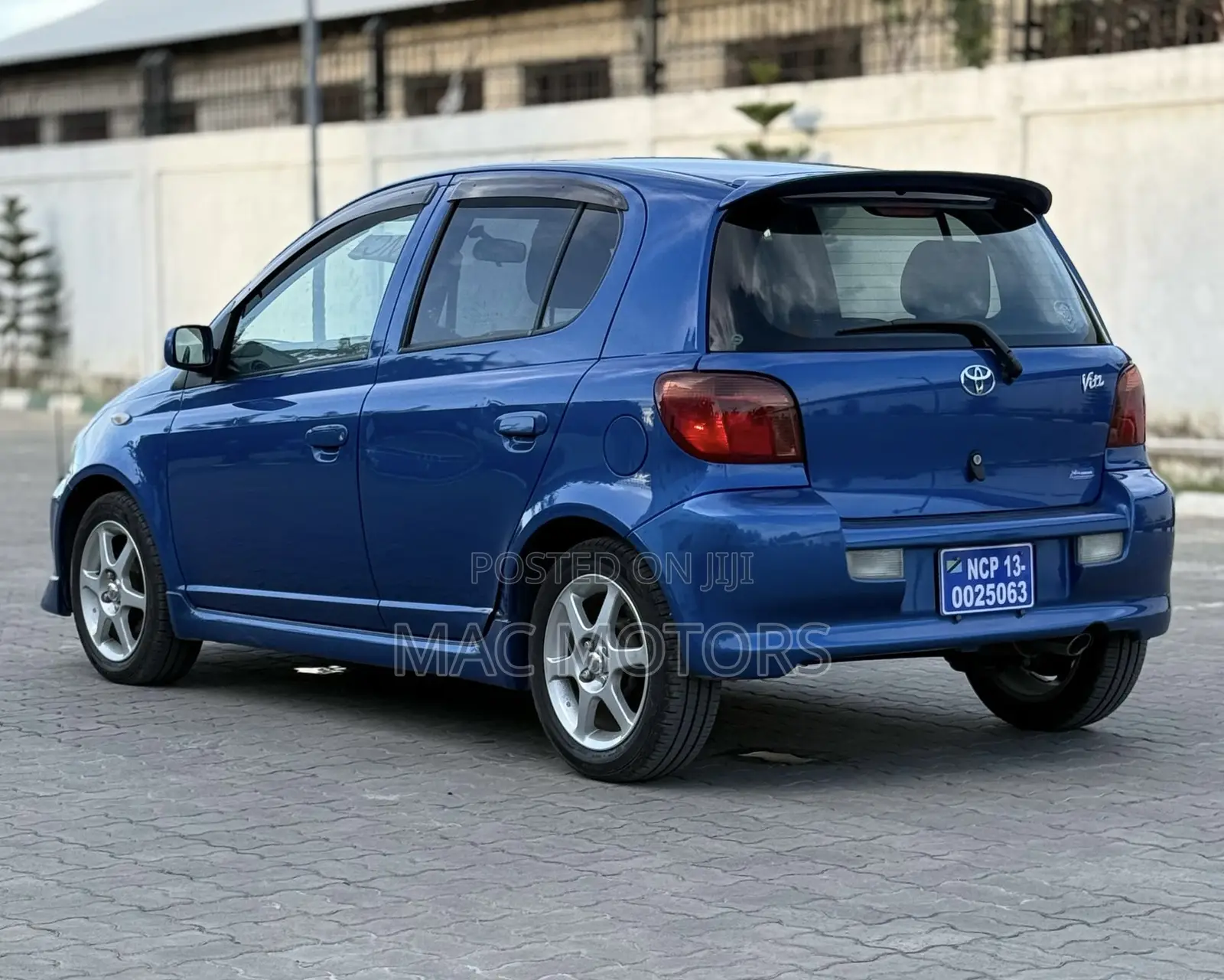 Toyota Vitz 2002 Blue