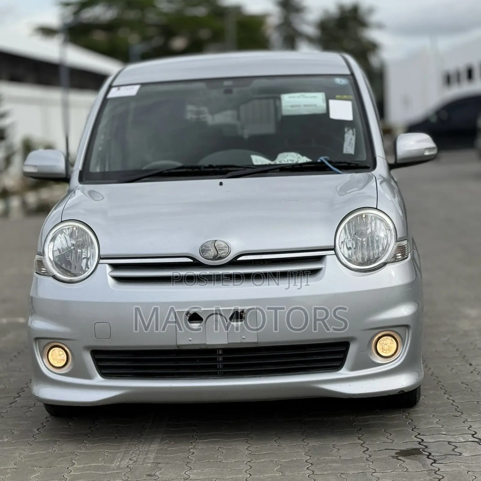 Toyota Sienta 2008 Silver