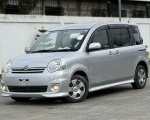 Toyota Sienta 2008 Silver