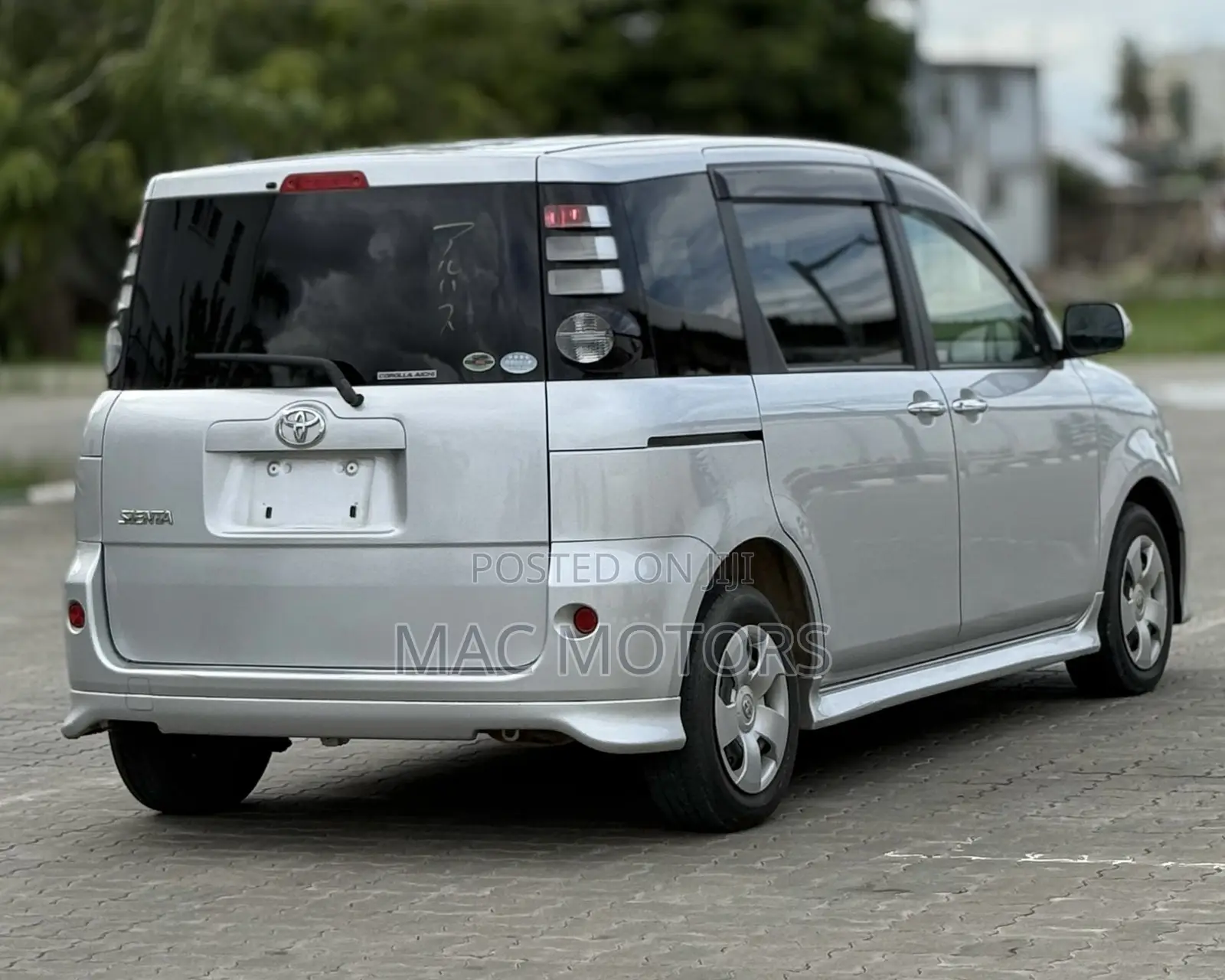 Toyota Sienta 2008 Silver
