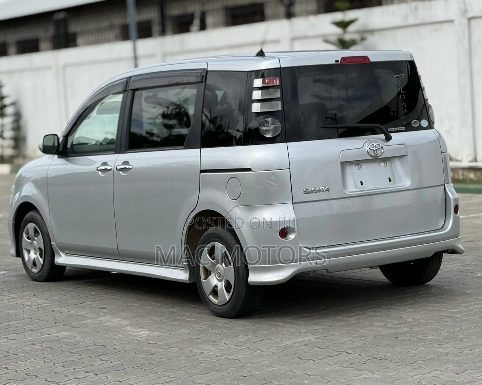 Toyota Sienta 2008 Silver