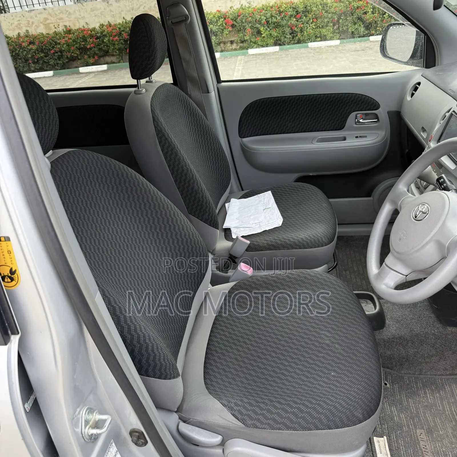 Toyota Sienta 2008 Silver