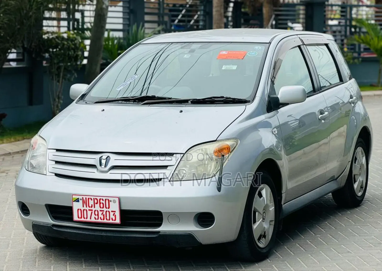Toyota IST 2004 Silver