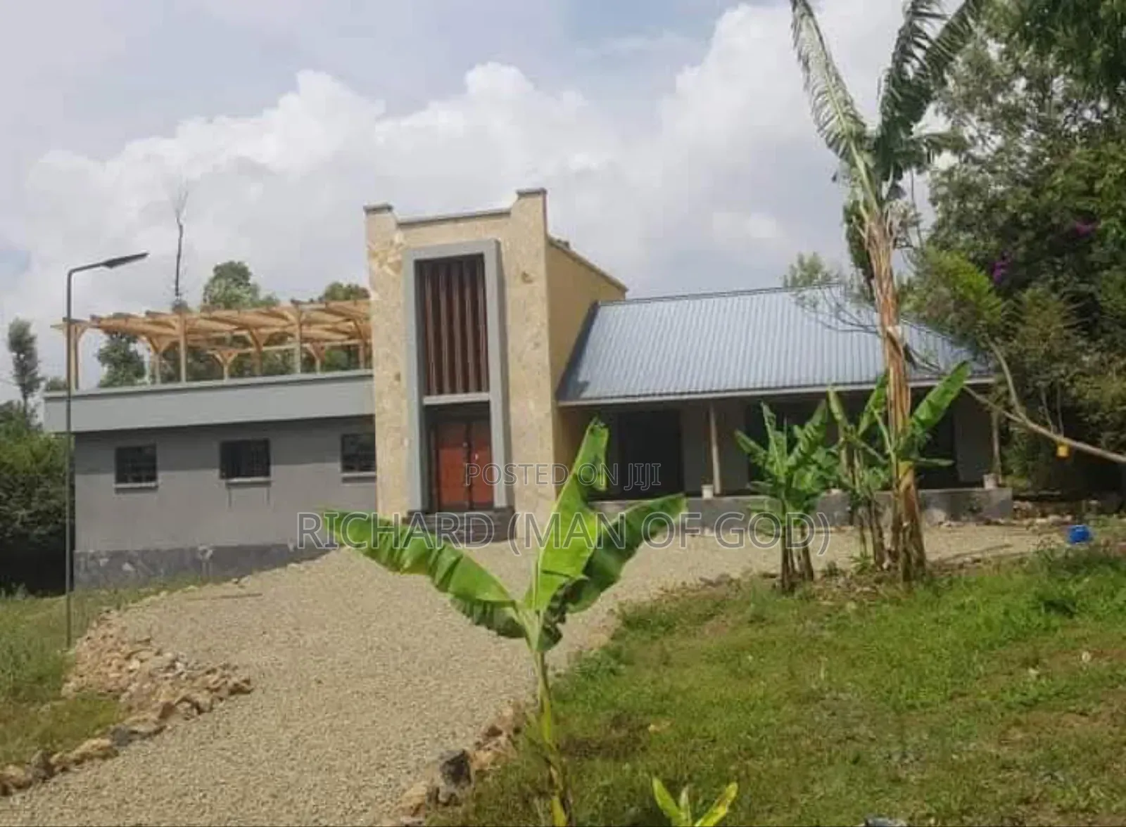 3bdrm Villa in Central Business Area for rent