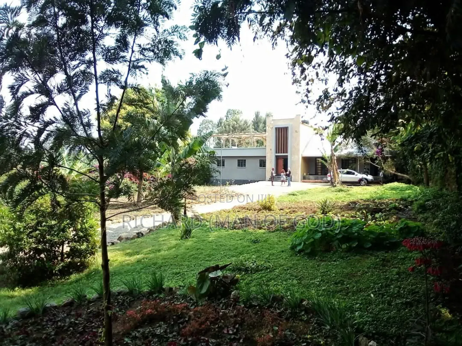 3bdrm Villa in Central Business Area for rent