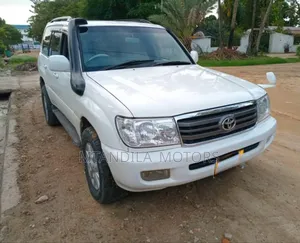 Toyota Land Cruiser 90 Automatic 2000 White