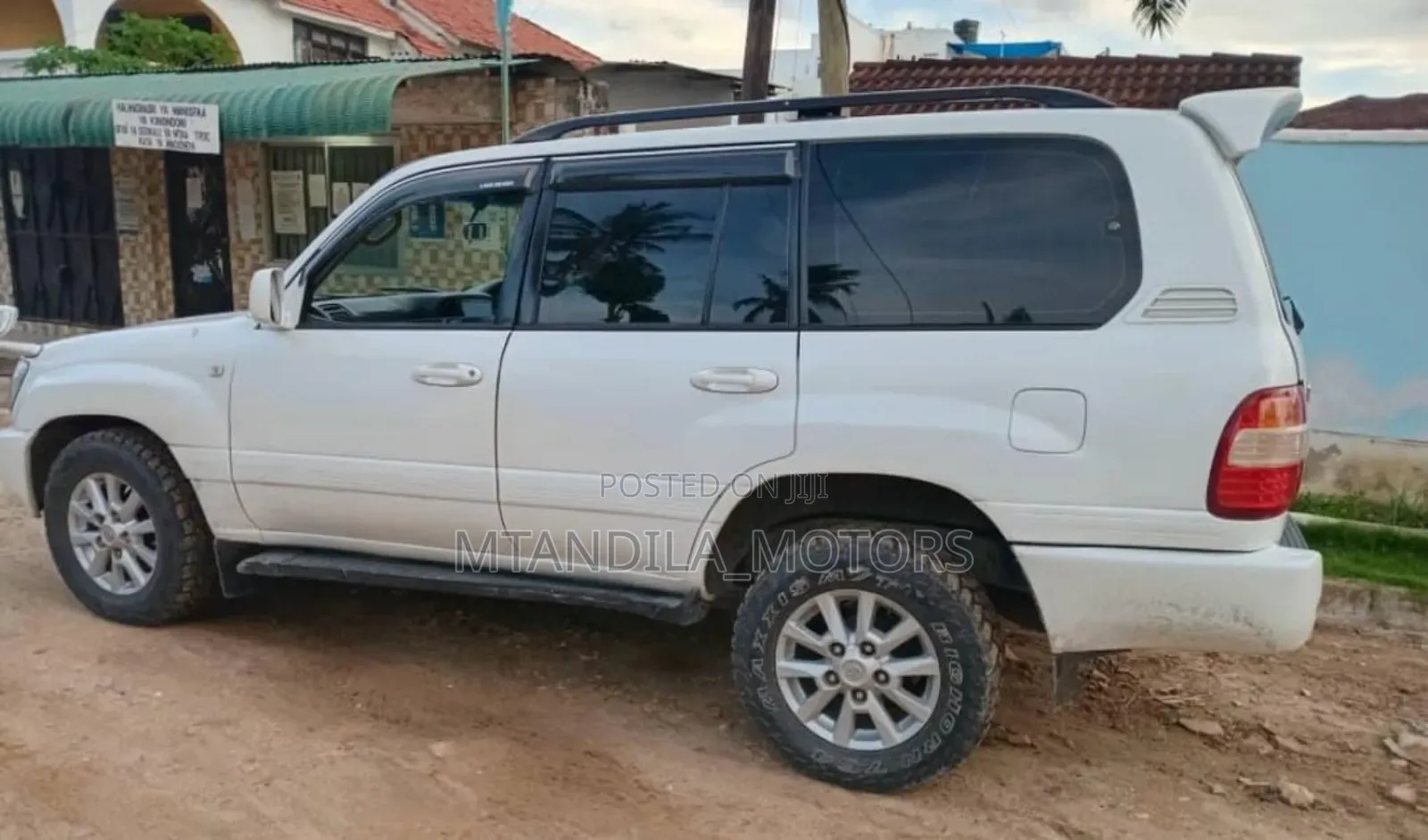 Toyota Land Cruiser 90 Automatic 2000 White