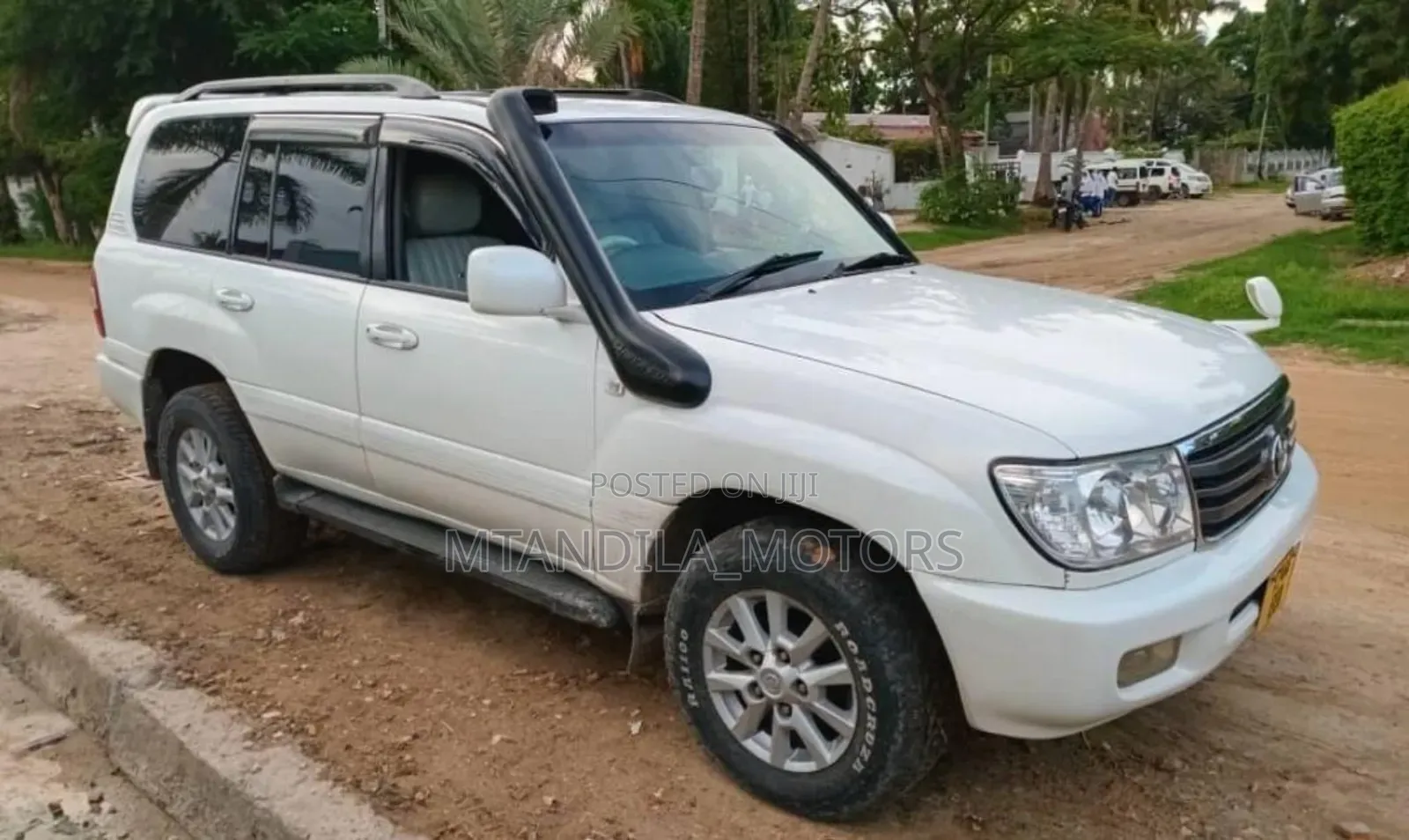 Toyota Land Cruiser 90 Automatic 2000 White