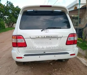 Toyota Land Cruiser 90 Automatic 2000 White