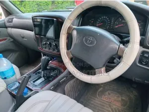 Toyota Land Cruiser 90 Automatic 2000 White
