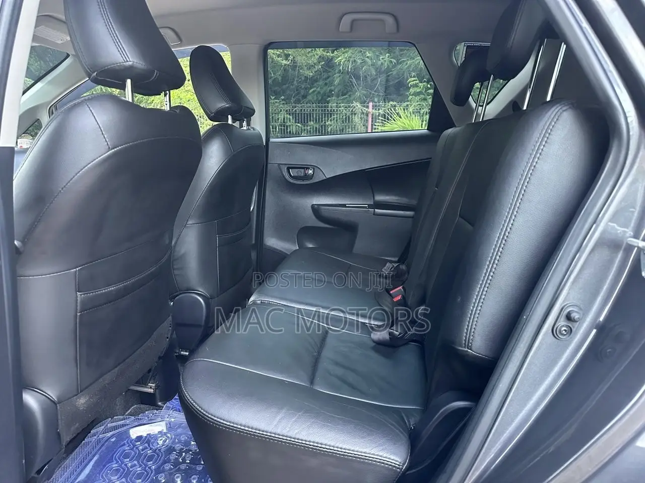 Toyota Ractis 1.5 FWD 2011 Gray