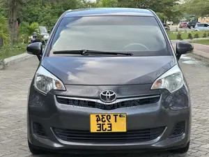 Toyota Ractis 1.5 FWD 2011 Gray