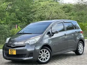 Toyota Ractis 1.5 FWD 2011 Gray