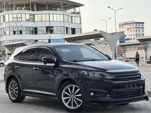 Toyota Harrier 2.0 2014 Matt Black
