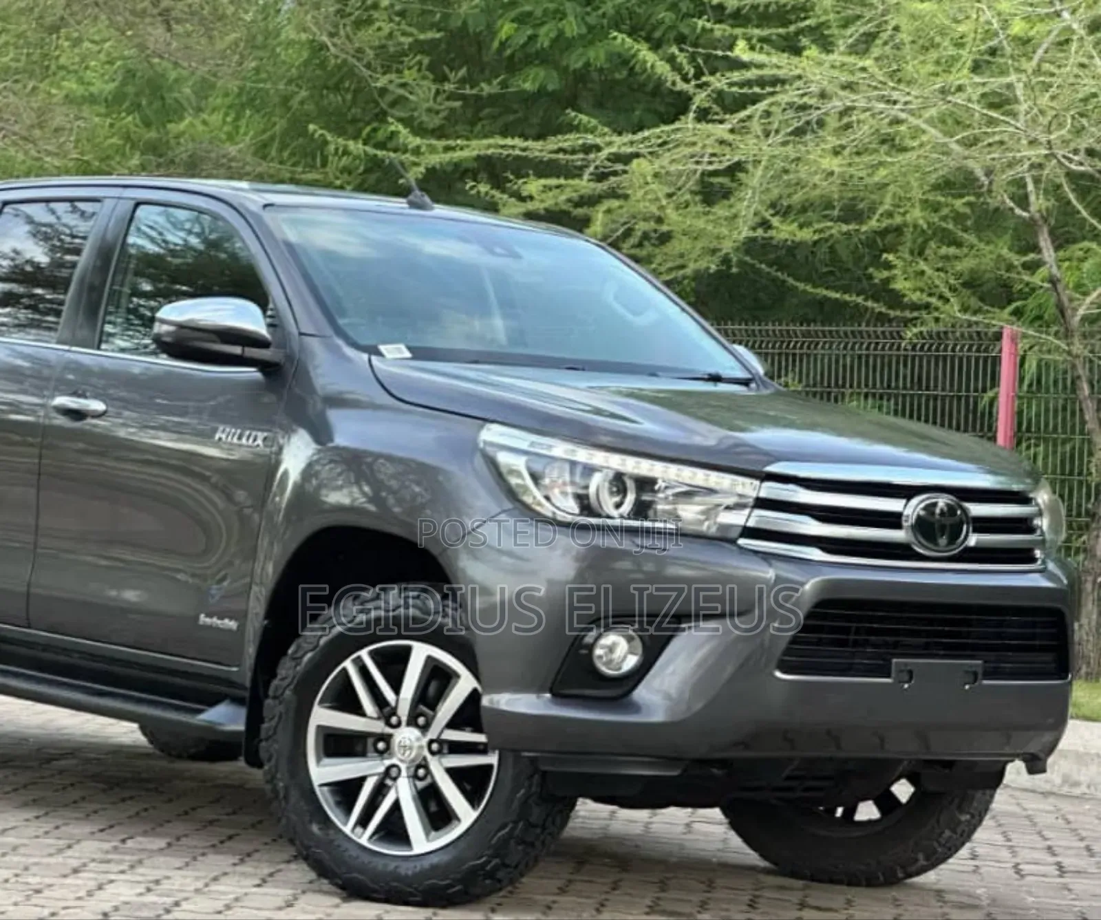 Toyota Hilux 2017 Gray
