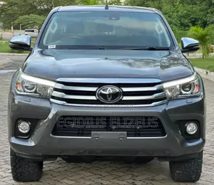 Toyota Hilux 2017 Gray