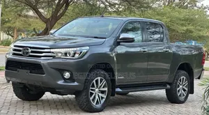 Toyota Hilux 2017 Gray