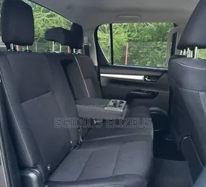 Toyota Hilux 2017 Gray