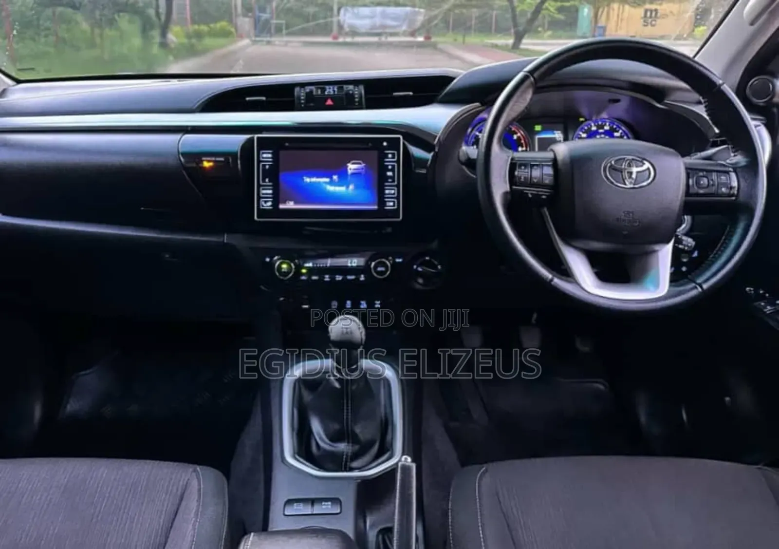 Toyota Hilux 2017 Gray