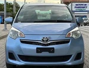Toyota Ractis 2014 Blue