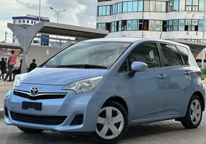 Toyota Ractis 2014 Blue