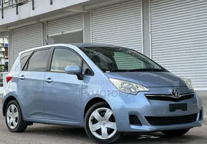 Toyota Ractis 2014 Blue