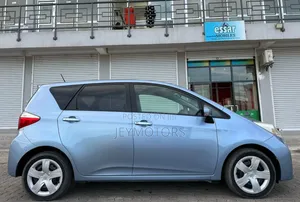 Toyota Ractis 2014 Blue