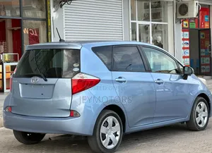 Toyota Ractis 2014 Blue