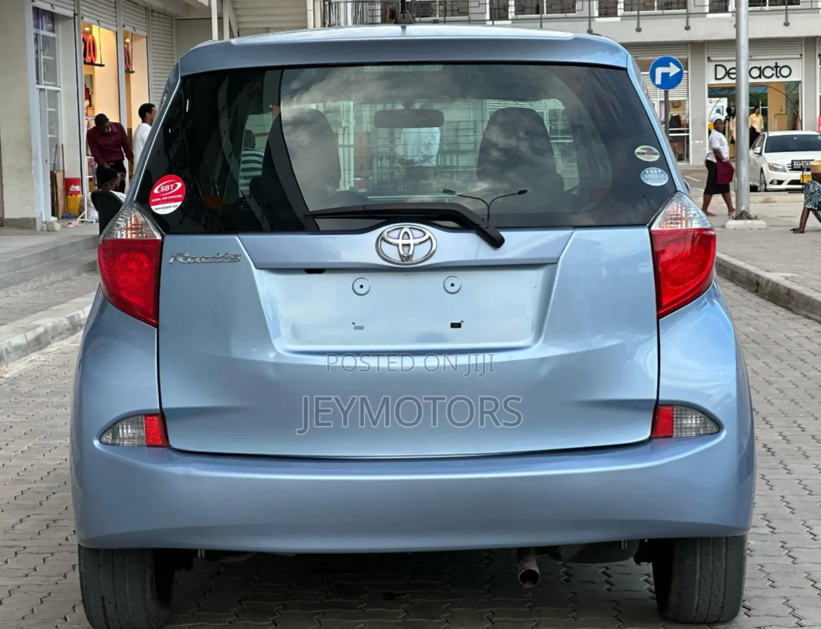 Toyota Ractis 2014 Blue