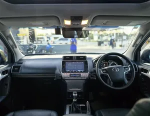 Toyota Land Cruiser Prado 2021 Black