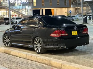 Toyota Crown 2010 Black