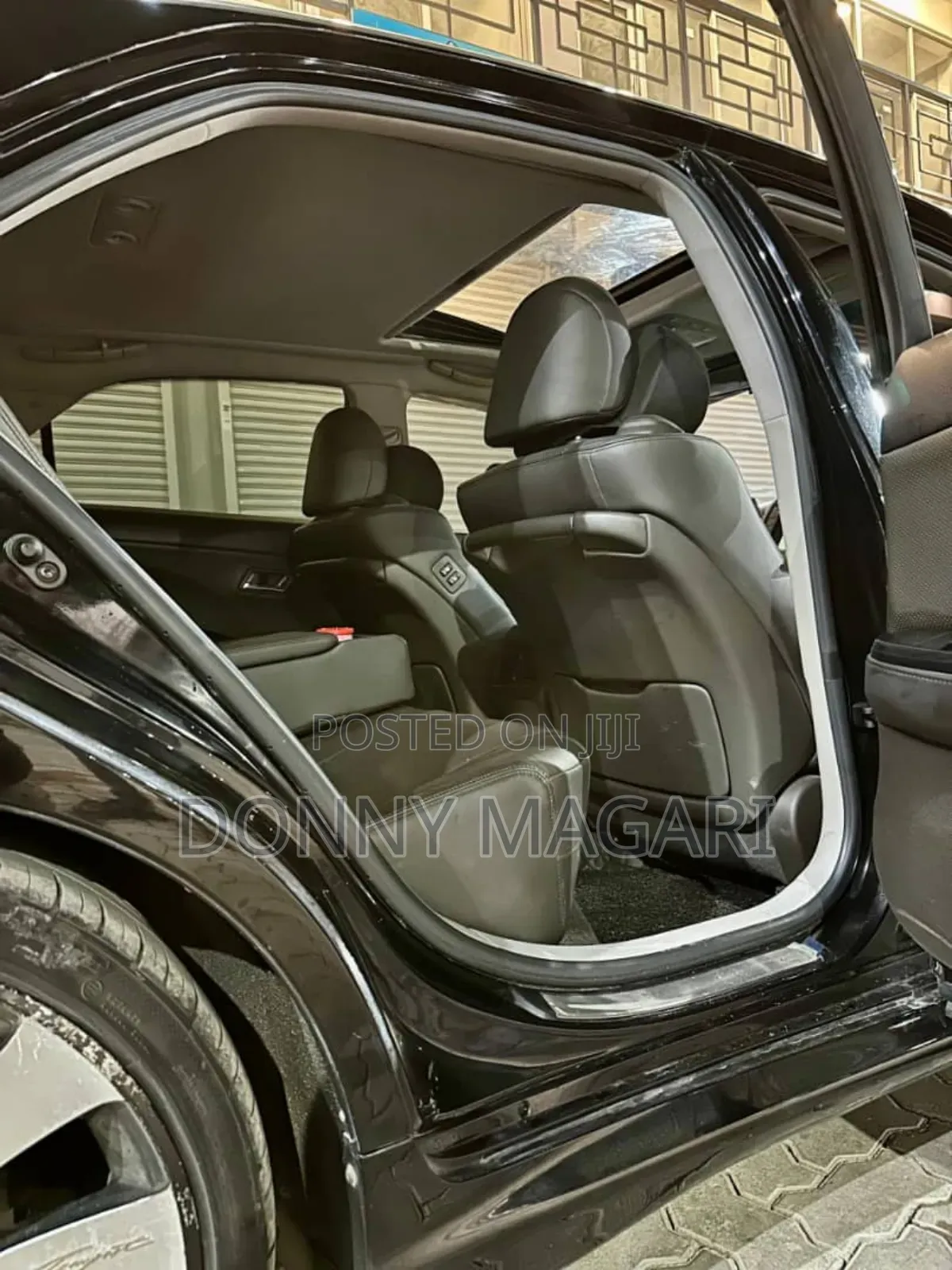 Toyota Crown 2010 Black