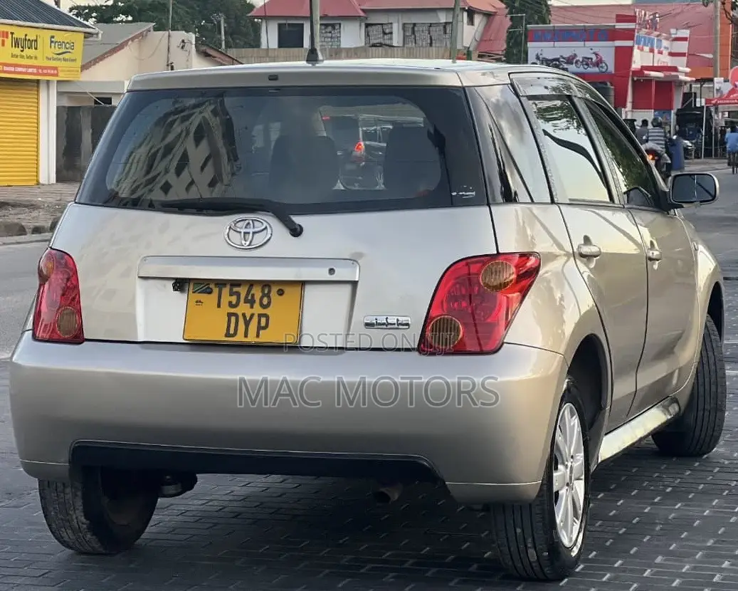 Toyota IST 2003 Beige
