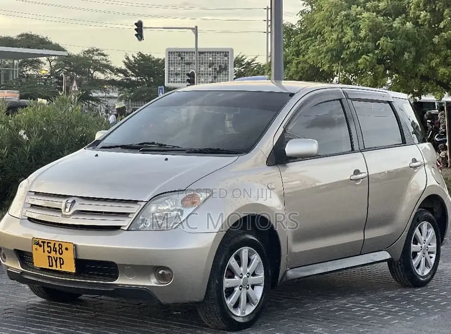 Toyota IST 2003 Beige