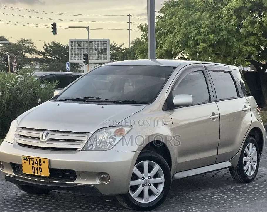 Toyota IST 2003 Beige