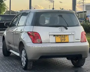 Toyota IST 2003 Beige